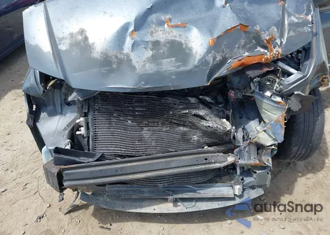 2001 Chrysler Town & Country Limited from USA, damaged, VIN 2C8GP64L51R208267